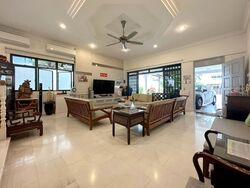 Phillips Avenue (D19), Terrace #572943551